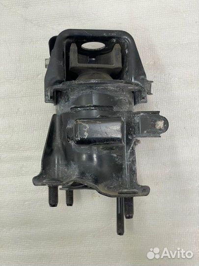 Подушка двигателя задняя правая Toyota Camry