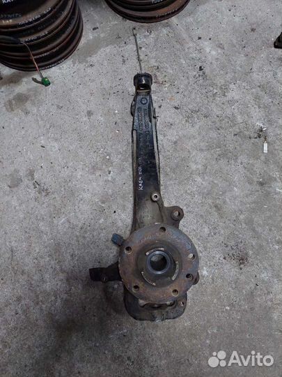 Правый поворотный кулак Порш Каен 955