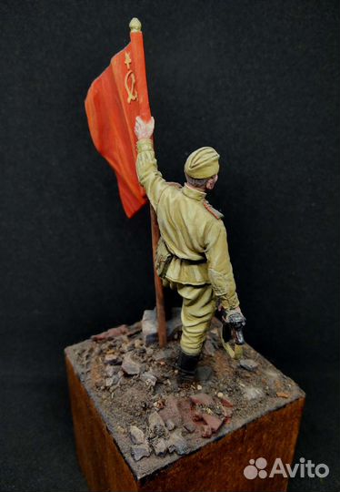 Оловянная миниатюра