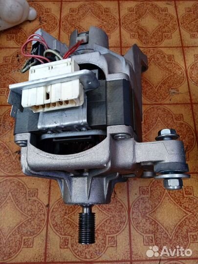 Двигататель стиральной машины