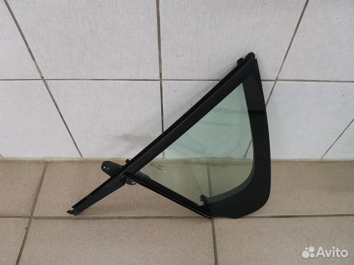 Форточка левая Skoda Rapid 1 / 2