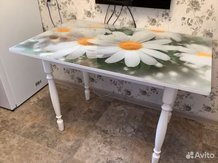 Кухонный стол