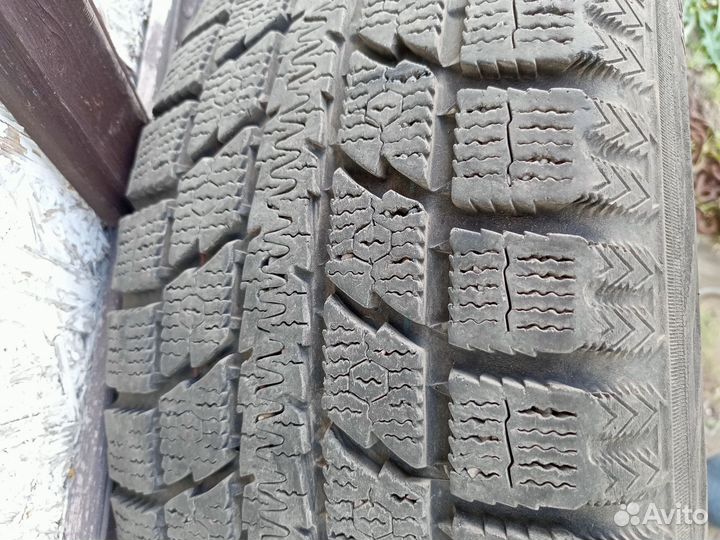 Toyo Observe GSi-5 225/60 R17 99Q