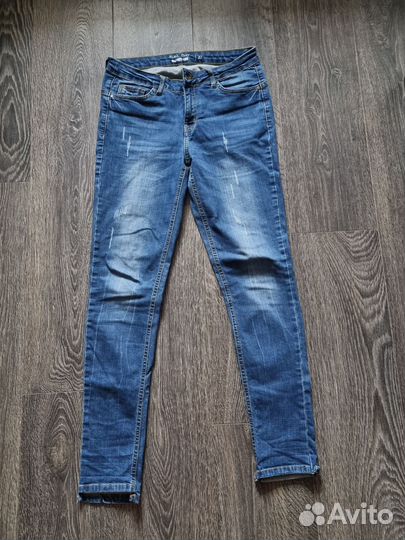 Женские джинсы на 42р
