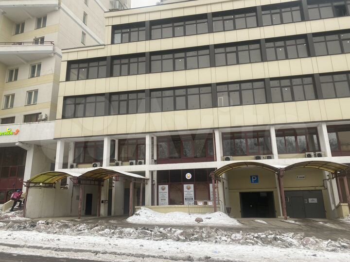 Машиноместо, 18 м²