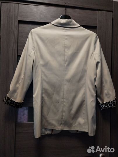 Пиджак женский 42 44 бежевый