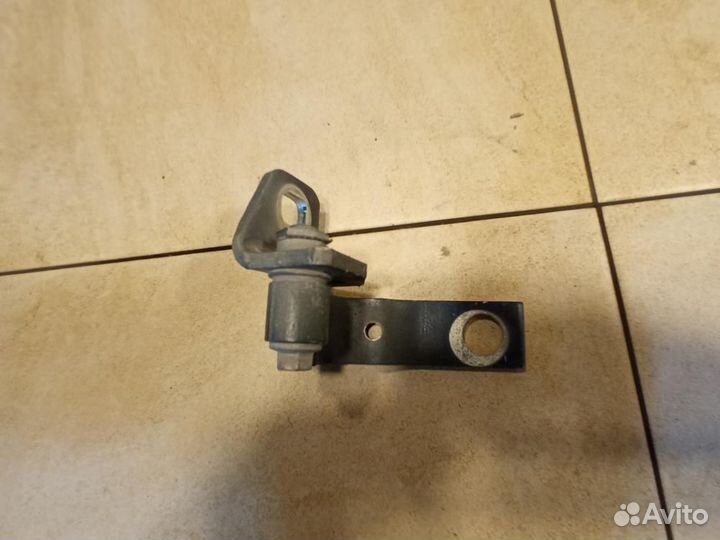 Петля двери передней правой верхняя Ford Focus 3 C