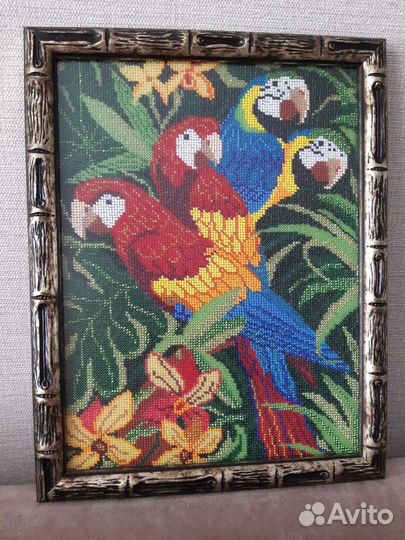 Картины, вышитые чешским бисером, крестиком вышит