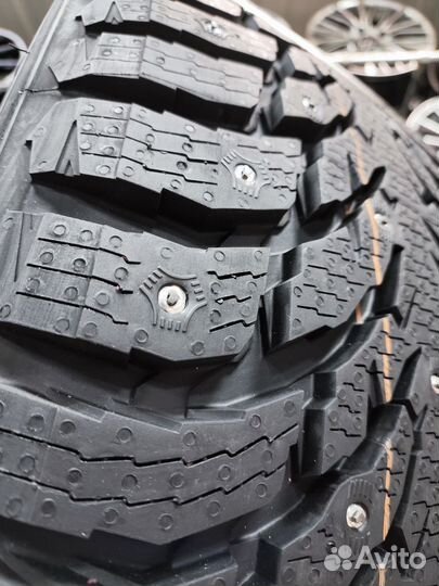 Ikon Tyres Autograph Ice 9 SUV 265/45 R21