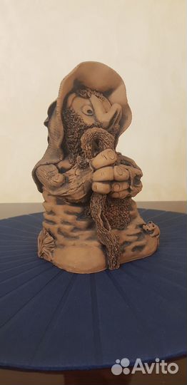 Керамическая статуэтка