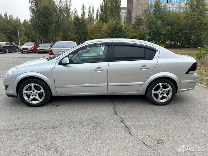 Opel Astra 1.6 AMT, 2008, битый, 158 000 км