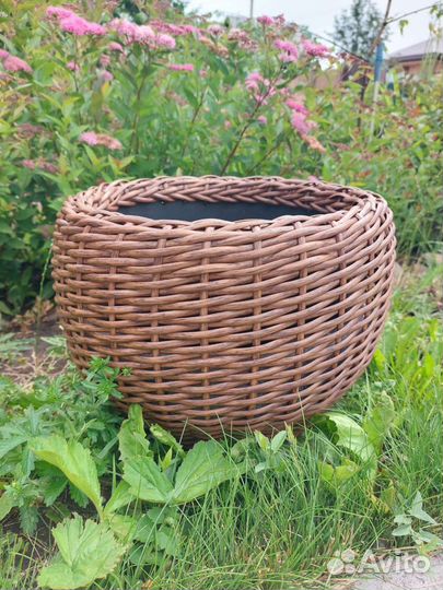 Кашпо из ротанга