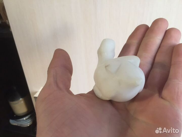 Утка из камня фигурка