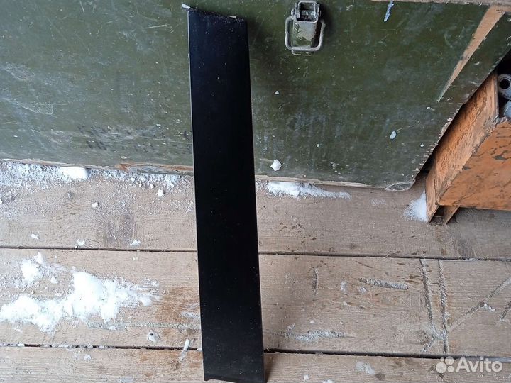 Накладка двери передней правой Toyota Land Cruiser