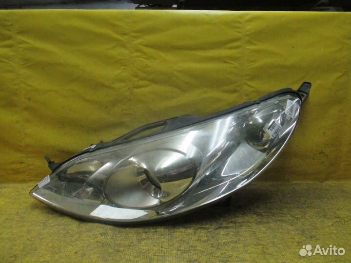 Фара левая Peugeot 407 VF36