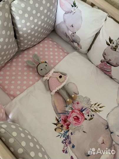 Белье постельное и бортики в кроватку