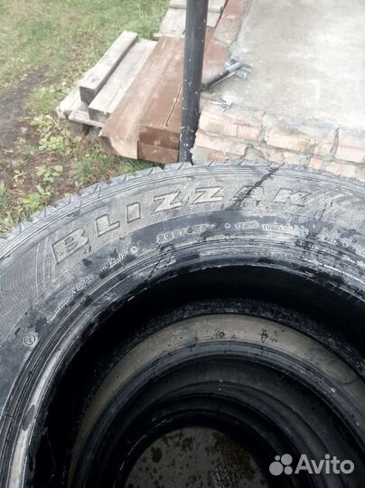 Bridgestone Blizzak DM-V1 2.25/6 R17