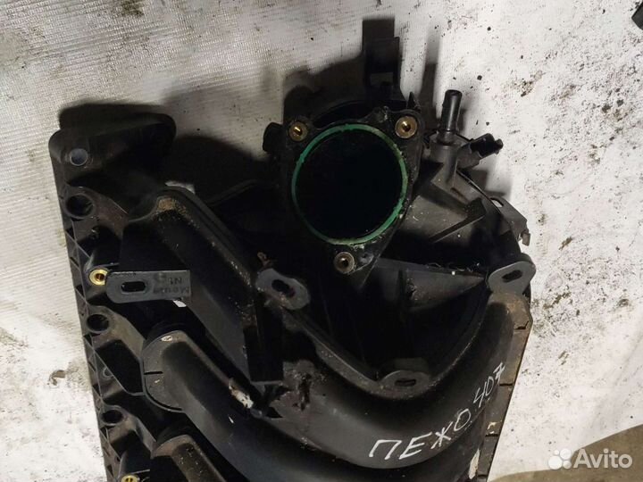 Впускной коллектор Пежо 407