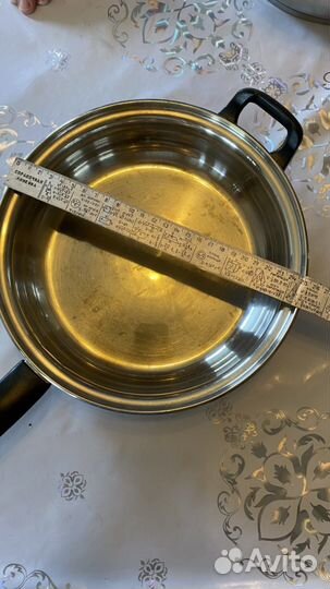 Глубокая сковорода с толстым дном