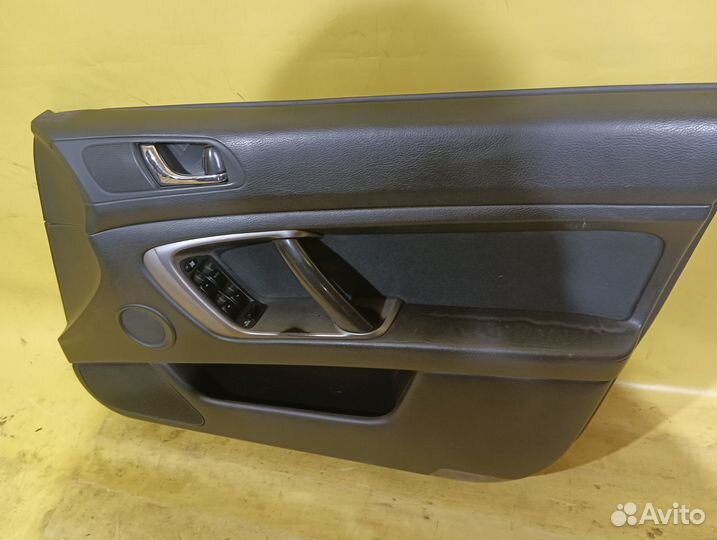 Обшивка двери передней правой Subaru Legacy B13