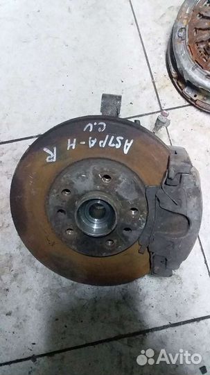 Опель астра H 2008г поворотный кулак цапфа