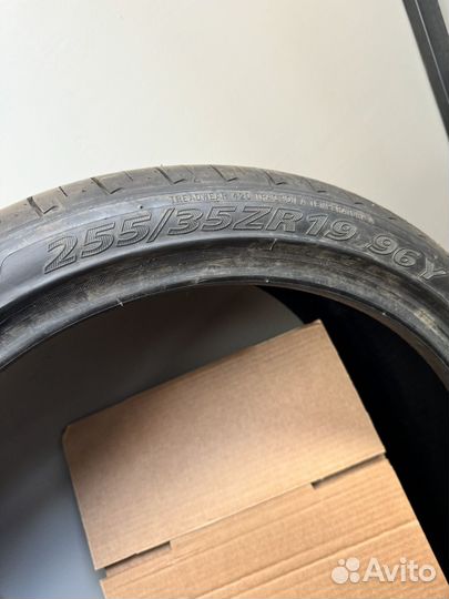 Zeta Alventi 255/35 R19