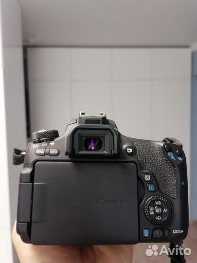 Зеркальный фотоаппарат Canon 760d
