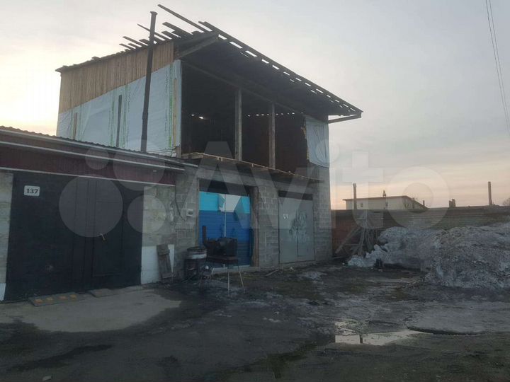 Гараж, > 30 м²