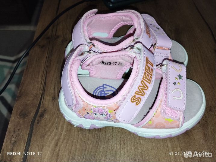 Сандали на девочку 25 р