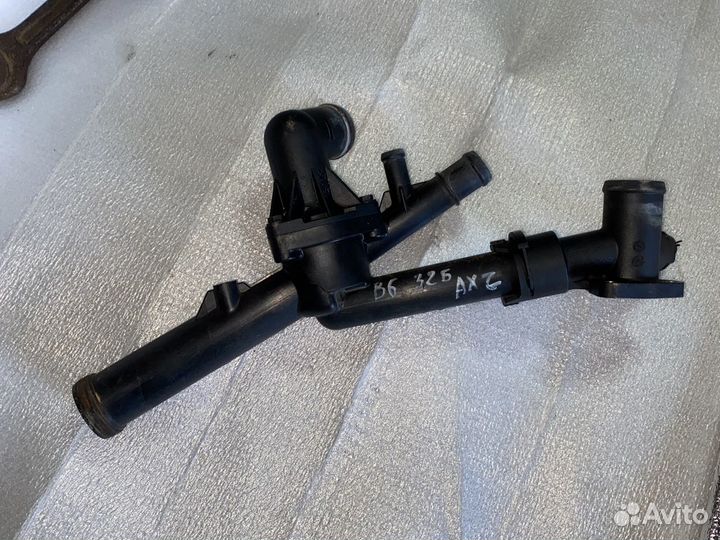 Корпус термостата 3.2fsi, 3.6fsi Passat B6