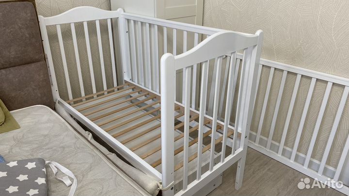 Детская кроватка