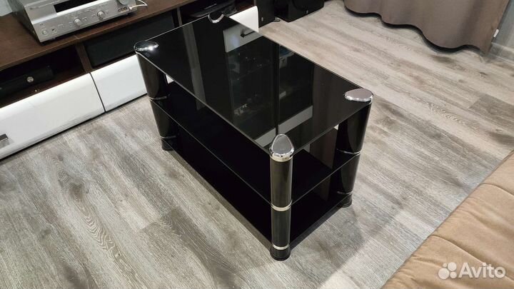 Стеклянная тумба