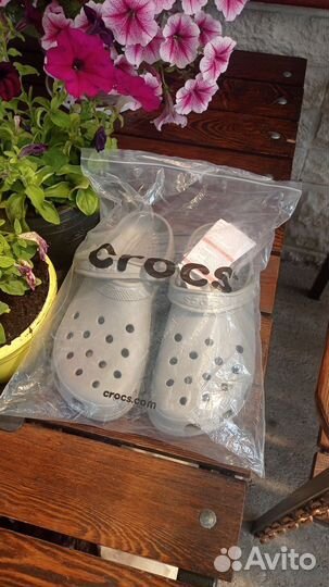 Пляжная обувь crocs