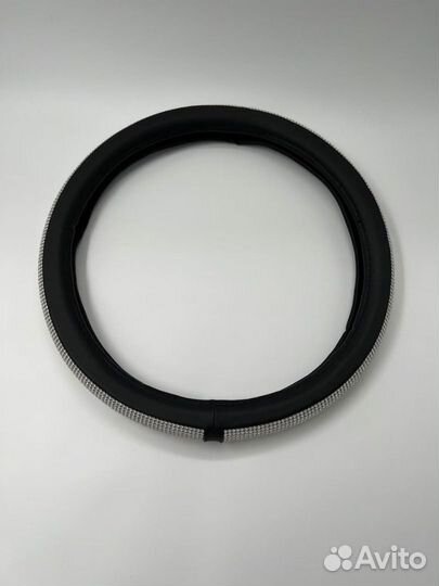 Оплетка руля со Стразами Белая R1505