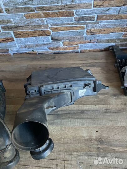 Корпус воздушного фильтра Mercedes W221 S65 AMG