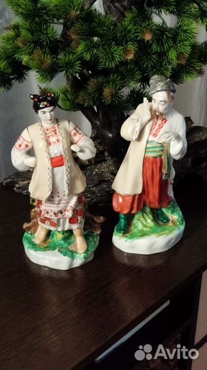 Статуэтки,продаю парой,в хорошем состоянии
