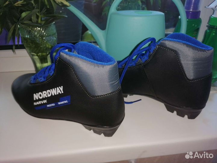 Лыжные ботинки 36