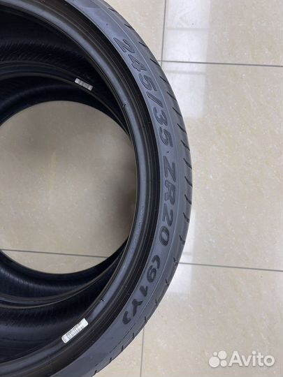 Pirelli P Zero 245/35 R20 и 305/30 R20 91Y