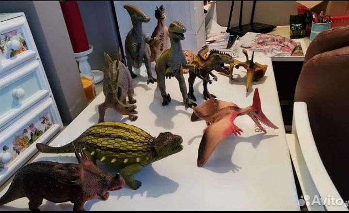 Динозавры игрушки