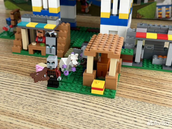 Конструктор lego Minecraft Llama Village 21188