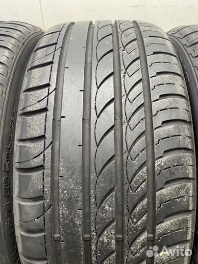 Autogrip F105 235/35 R19 и 265/30 R19 93W