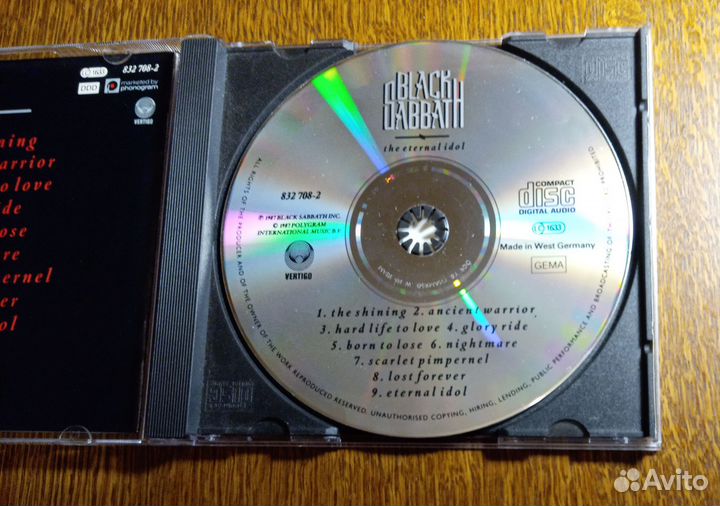 CD диски фирменные: Beatles, Black Sabbath и др