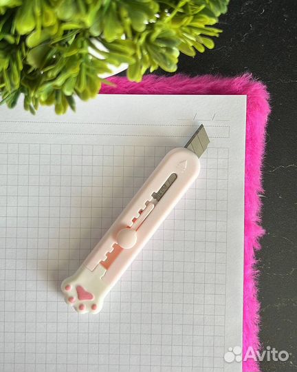 Канцелярский нож Лапка