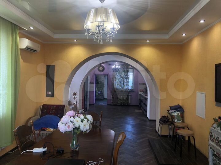 Коттедж 247,2 м² на участке 8 сот.