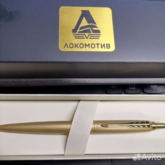 Шариковая ручка parker Jotter XL Monochrome GoldGT