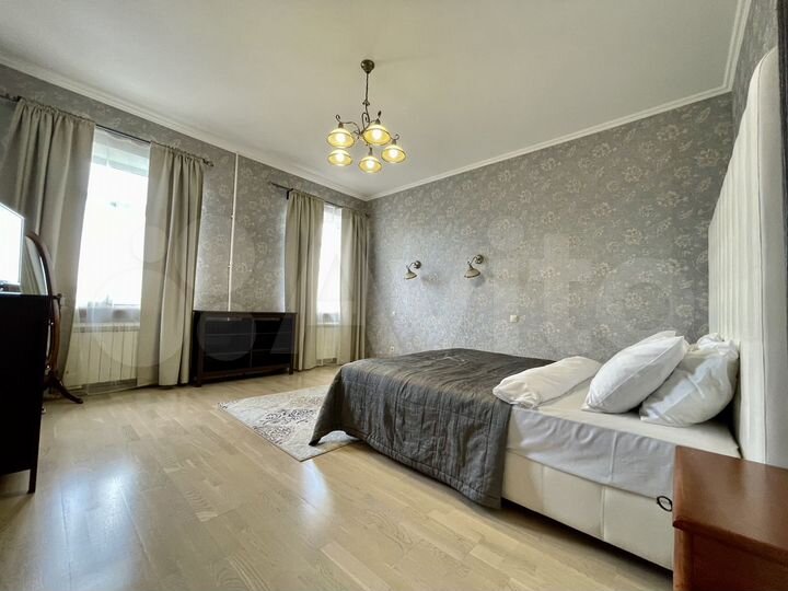3-к. квартира, 100 м², 5/5 эт.