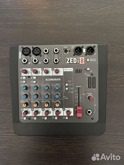 Микшер Allen&Heath ZEDi8