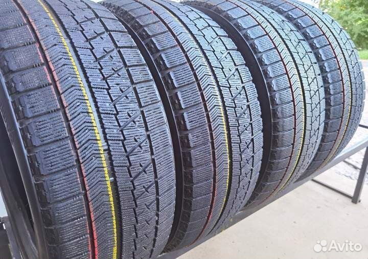 Bridgestone Blizzak VRX 215/50 R17 97H
