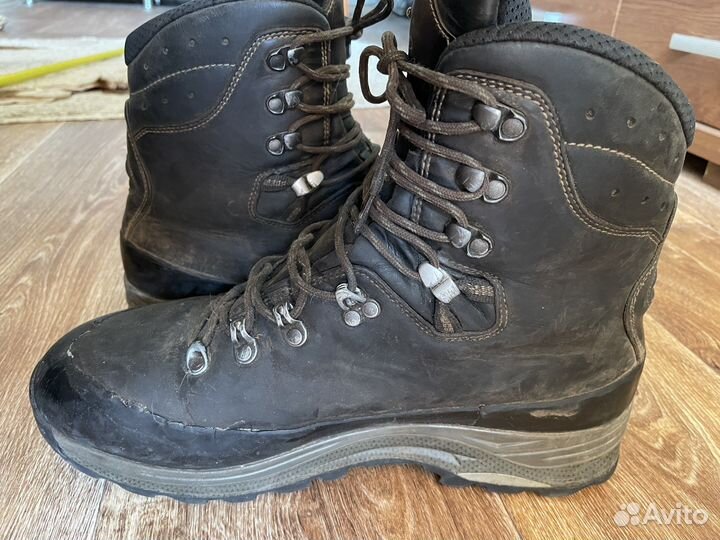 Треккинговые ботинки Lowa tibet GTX