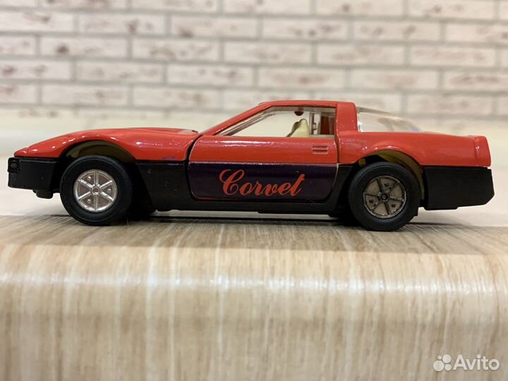 Модель автомобиля Chevrolet Corvette Corvet винтаж